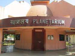 The exhibits portrayed in the museum also catch the attention of visitors as the authorities provide various other facilities like one can enjoy the D